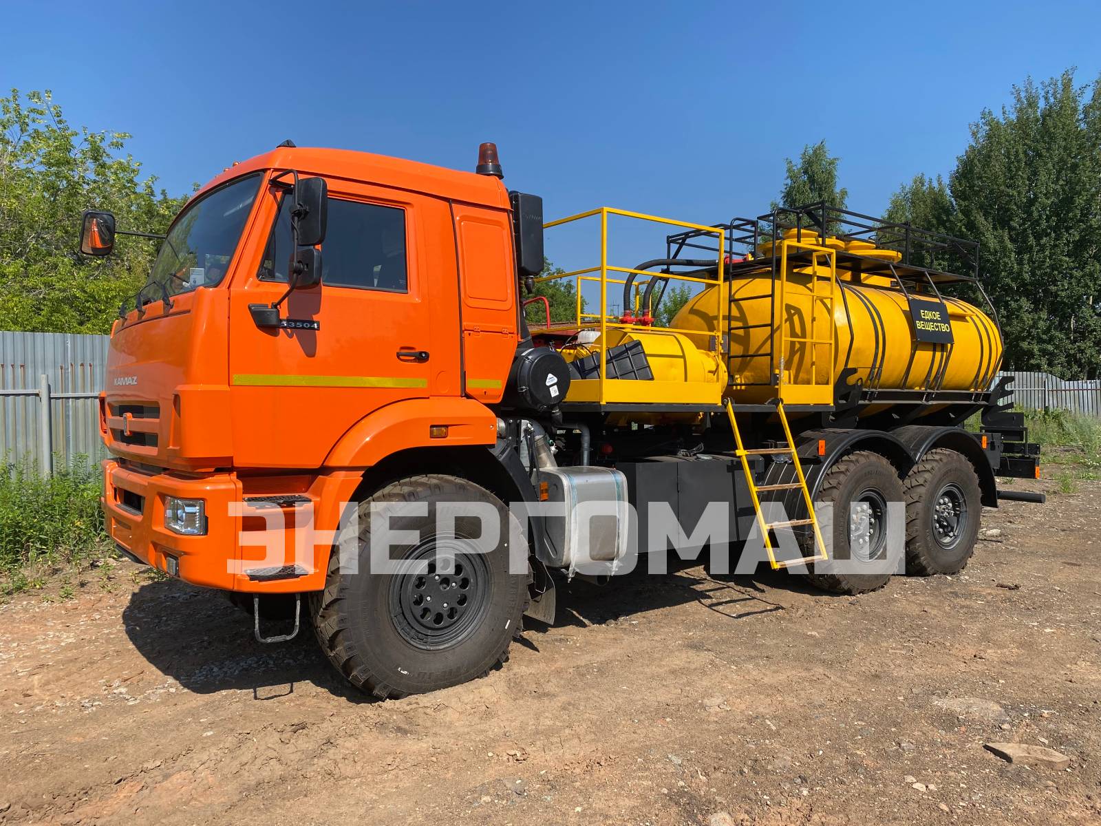 Агрегат кислотной обработки скважин АК 32х50